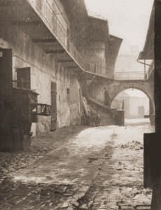 Image of Entrance to the Jewish quarter in Cracow, 1938.