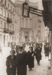 Image of Worshipers leaving the Altshtot (Old City) Synagogue on Wolborska Street, Lodz, 1937.