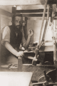 Image of Yisroel Lustman, weaver of peasant linen in Wawolnica.