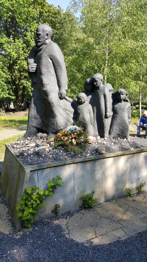 Image of Warsaw Cemetery